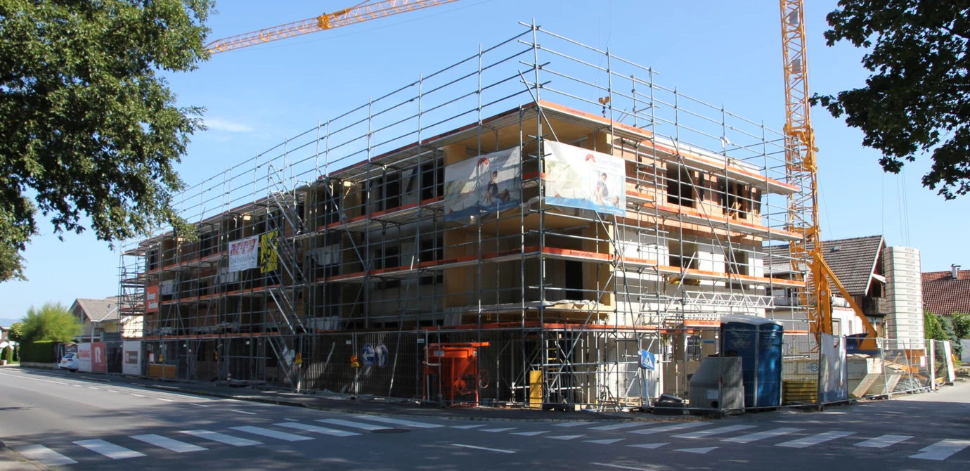Die neue Wohnanlage von Alpenländischer und Rhomberg Bau in der Oberaustraße in Feldkirch-Gisingen. Die neue Wohnanlage von Alpenländischer und Rhomberg Bau in der Oberaustraße in Feldkirch-Gisingen.